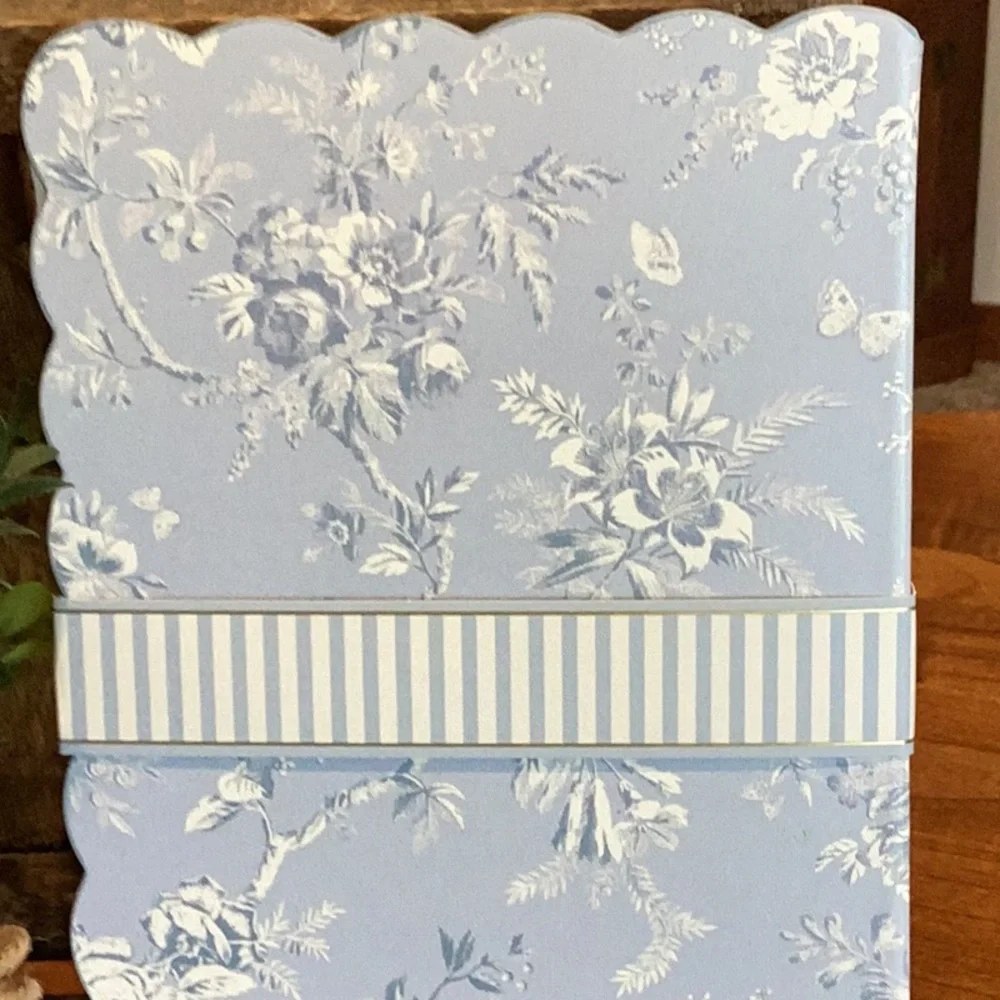 Laura Ashley Blue Floral Lined Journal - Picture 4 of 5